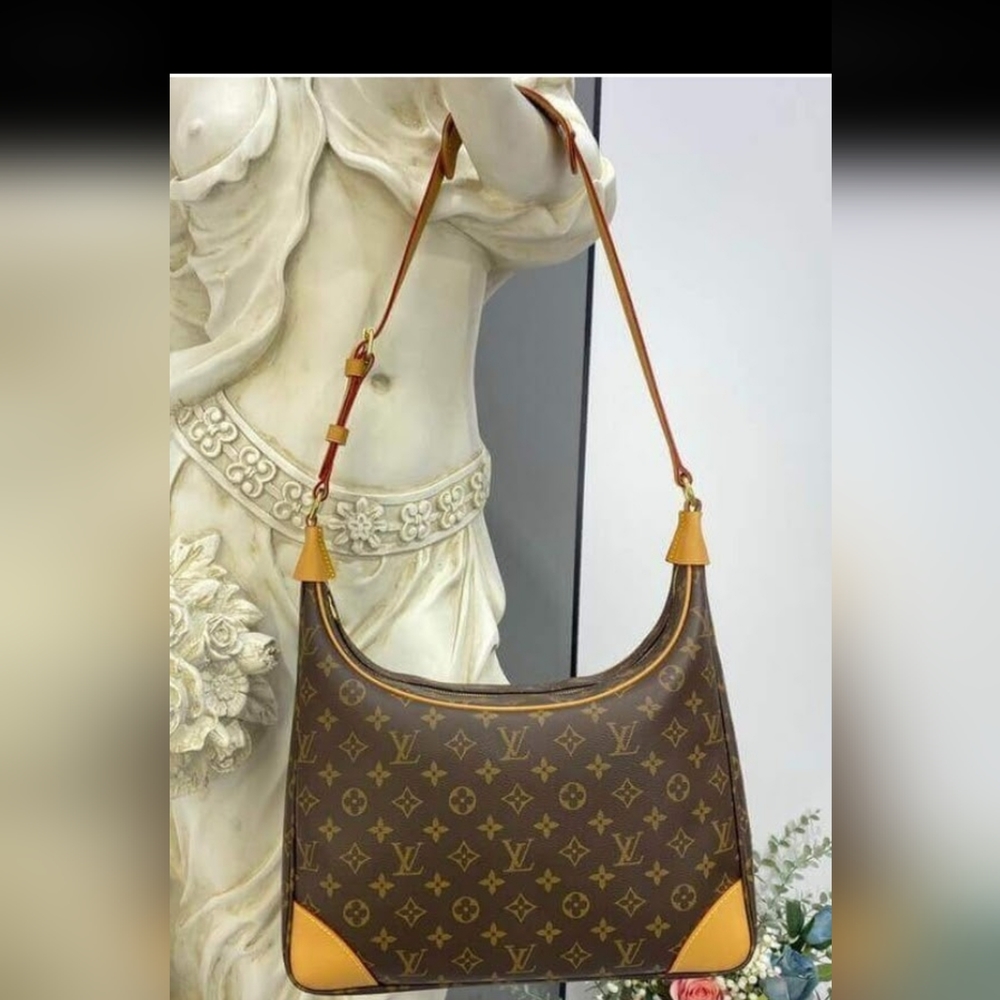(Authenticated)Louis Vuitton monogram Boulogne 30 shoulder bag